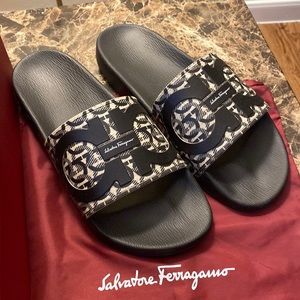 Salvatore Ferragamo Men’s Slides. Black and light brownish/ tan color. Size 9